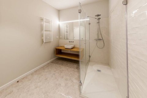 Apartamento de 2 dormitorios en venta en Barcelona, Cataluña, Spain № 6340 - foto 16