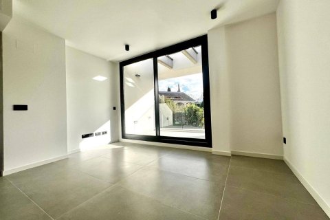 Apartamento de 2 dormitorios en venta en Sant Cugat del Vallès, Barcelona, Cataluña, Spain № 6341 - foto 3