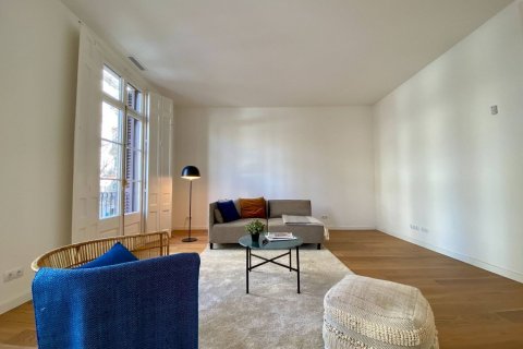 3 bedrooms apartment for sale in Barcelona, Catalonia, Spain № 6338 - photo 2