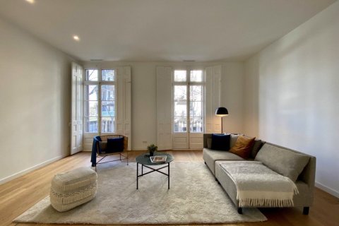 3 bedrooms apartment for sale in Barcelona, Catalonia, Spain № 6338 - photo 24