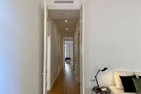 3 bedrooms apartment for sale in Barcelona, Catalonia, Spain № 6338 - photo 7