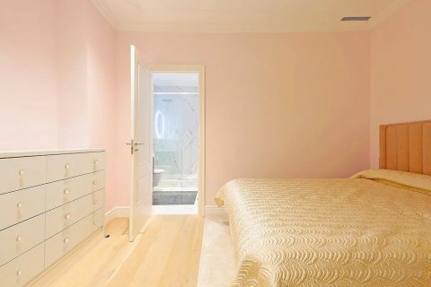Apartamento de 3 dormitorios en venta en Barcelona, Cataluña, Spain № 1469 - foto 23