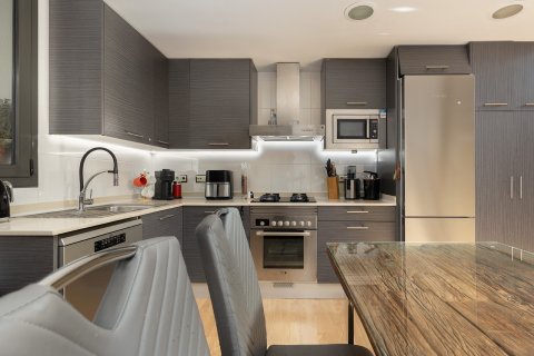 Apartamento de 3 dormitorios en venta en Barcelona, Cataluña, Spain № 1470 - foto 11