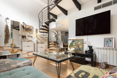 Apartamento de 3 dormitorios en venta en Barcelona, Cataluña, Spain № 1470 - foto 9