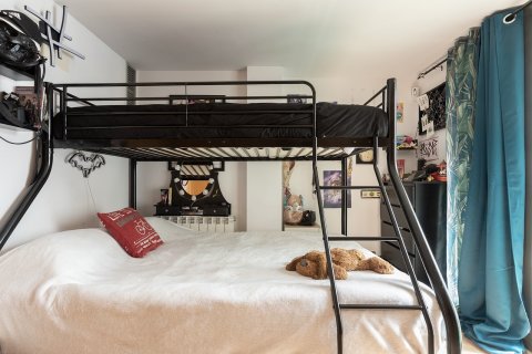 Apartamento de 3 dormitorios en venta en Barcelona, Cataluña, Spain № 1470 - foto 25