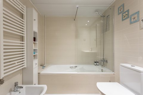 Apartamento de 3 dormitorios en venta en Barcelona, Cataluña, Spain № 1470 - foto 20