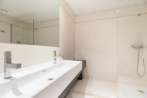 Apartamento de 3 dormitorios en venta en Barcelona, Cataluña, Spain № 1466 - foto 19