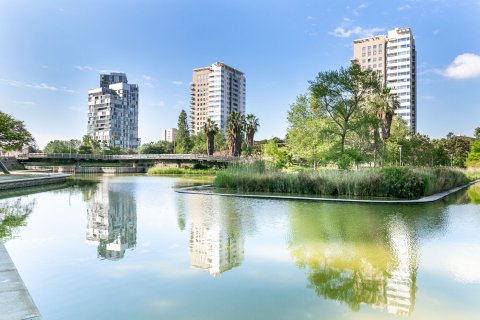 Apartamento de 3 dormitorios en venta en Barcelona, Cataluña, Spain № 1466
