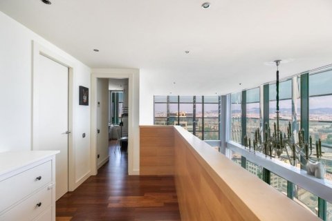 Apartamento de 3 dormitorios en venta en Barcelona, Cataluña, Spain № 1466 - foto 18