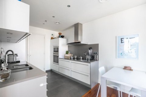 Apartamento de 3 dormitorios en venta en Barcelona, Cataluña, Spain № 1466 - foto 11