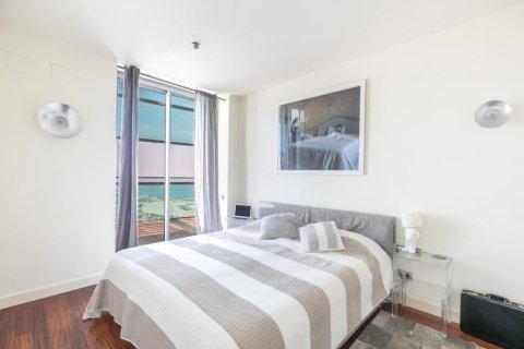 Apartamento de 3 dormitorios en venta en Barcelona, Cataluña, Spain № 1466 - foto 12