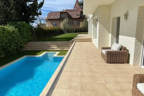 Сasa de 5 dormitorios en venta en Barcelona, Cataluña, Spain № 1467