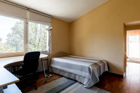 Сasa de 5 dormitorios en venta en Barcelona, Cataluña, Spain № 1467 - foto 15