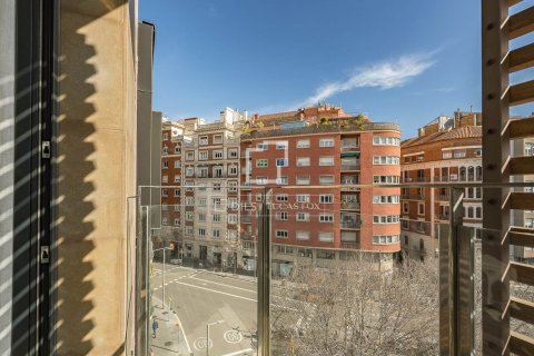 Ático de 4 dormitorios en venta en Barcelona, Cataluña, Spain № 6655 - foto 17