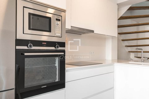 Ático de 4 dormitorios en venta en Barcelona, Cataluña, Spain № 6655 - foto 9