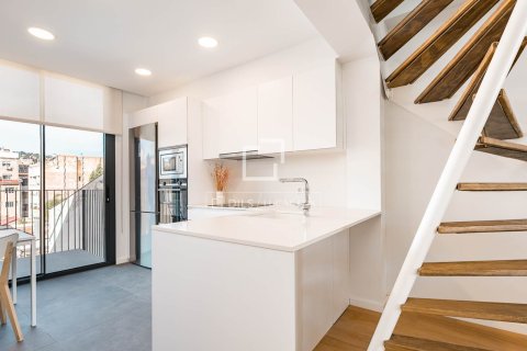Ático de 4 dormitorios en venta en Barcelona, Cataluña, Spain № 6655 - foto 5