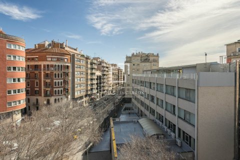 Ático de 4 dormitorios en venta en Barcelona, Cataluña, Spain № 6655 - foto 18