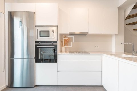 Ático de 4 dormitorios en venta en Barcelona, Cataluña, Spain № 6655 - foto 7