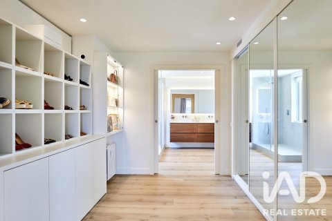 4 bedrooms apartment for sale in Barcelona, Catalonia, Spain № 8992 - photo 15
