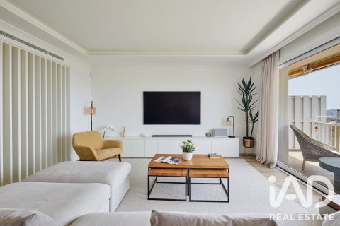 4 bedrooms apartment for sale in Barcelona, Catalonia, Spain № 8992 - photo 2