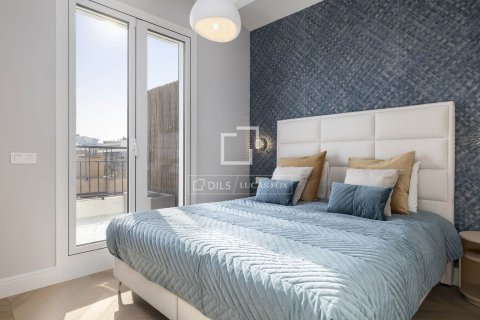 Ático de 3 dormitorios en venta en Barcelona, Cataluña, Spain № 4301 - foto 28