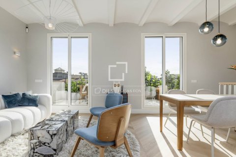 Ático de 3 dormitorios en venta en Barcelona, Cataluña, Spain № 4301 - foto 2
