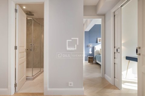 Ático de 3 dormitorios en venta en Barcelona, Cataluña, Spain № 4301 - foto 14
