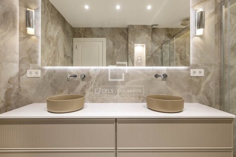 Ático de 3 dormitorios en venta en Barcelona, Cataluña, Spain № 4301 - foto 26