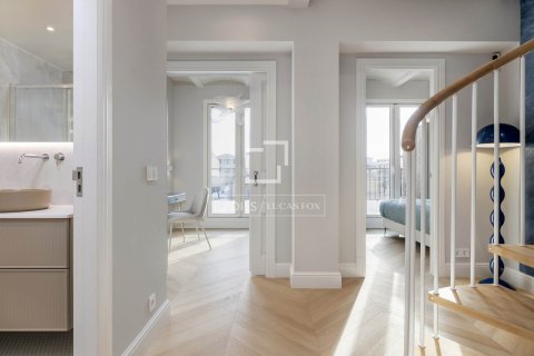 Ático de 3 dormitorios en venta en Barcelona, Cataluña, Spain № 4301 - foto 27