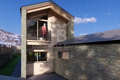 Сasa de 4 dormitorios en venta en Girona, Gerona, Cataluña, Spain № 7815 - foto 4