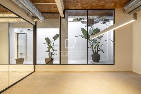 200 sq.m. apartment for sale in Barcelona, Catalonia, Spain № 6455 - photo 19