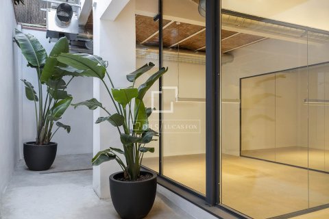 200 sq.m. apartment for sale in Barcelona, Catalonia, Spain № 6455 - photo 26