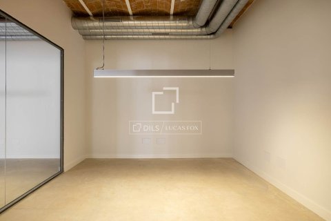 200 sq.m. apartment for sale in Barcelona, Catalonia, Spain № 6455 - photo 13