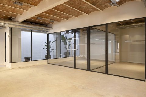 200 sq.m. apartment for sale in Barcelona, Catalonia, Spain № 6455 - photo 12
