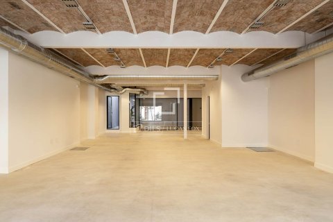 200 sq.m. apartment for sale in Barcelona, Catalonia, Spain № 6455 - photo 3