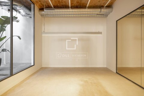 200 sq.m. apartment for sale in Barcelona, Catalonia, Spain № 6455 - photo 16