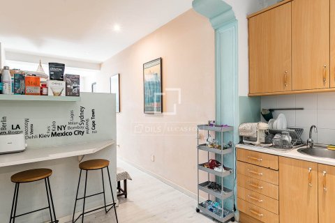 Apartamento de 2 dormitorios en venta en Barcelona, Cataluña, Spain № 6453 - foto 19