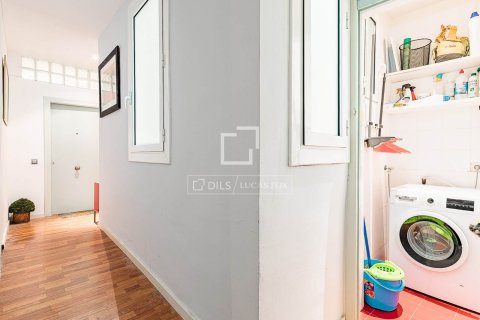 Apartamento de 2 dormitorios en venta en Barcelona, Cataluña, Spain № 6453 - foto 17