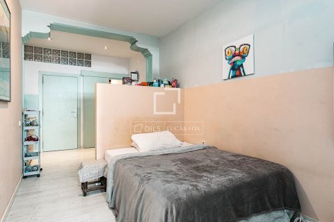 Apartamento de 2 dormitorios en venta en Barcelona, Cataluña, Spain № 6453 - foto 24