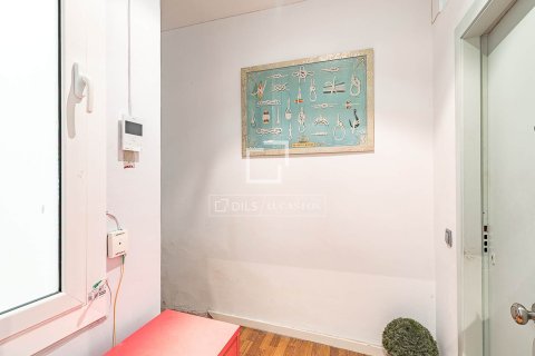 Apartamento de 2 dormitorios en venta en Barcelona, Cataluña, Spain № 6453 - foto 18