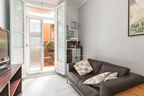 Apartamento de 2 dormitorios en venta en Barcelona, Cataluña, Spain № 6453 - foto 14