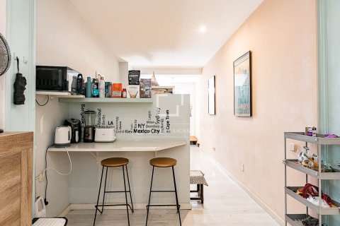 Apartamento de 2 dormitorios en venta en Barcelona, Cataluña, Spain № 6453 - foto 23