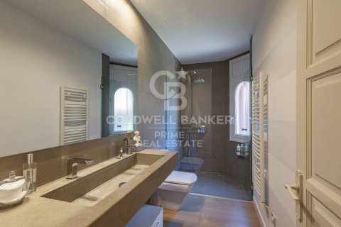 Casa adosada de 4 dormitorios en venta en Begur, Gerona, Cataluña, Spain № 5616 - foto 17