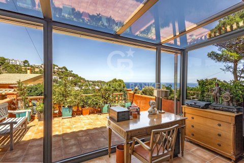 Casa adosada de 4 dormitorios en venta en Begur, Gerona, Cataluña, Spain № 5616 - foto 3