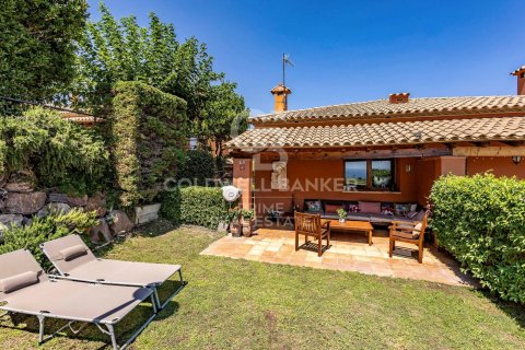 Casa adosada de 4 dormitorios en venta en Begur, Gerona, Cataluña, Spain № 5616 - foto 5