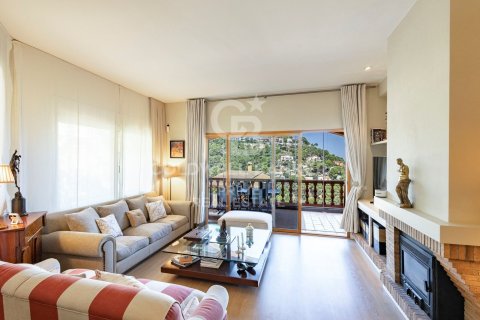 Casa adosada de 4 dormitorios en venta en Begur, Gerona, Cataluña, Spain № 5616