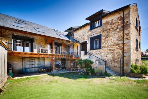 Купить виллу в Каталония, Испания с 5 спален, 350м², № 5617 - фото 4
