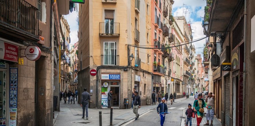 1443 sq.m. commercial property for sale in Barcelona, Catalonia, Spain № 1702