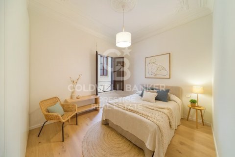 Apartamento de 4 dormitorios en venta en Barcelona, Cataluña, Spain № 5520 - foto 6