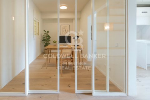 Apartamento de 4 dormitorios en venta en Barcelona, Cataluña, Spain № 5520 - foto 8